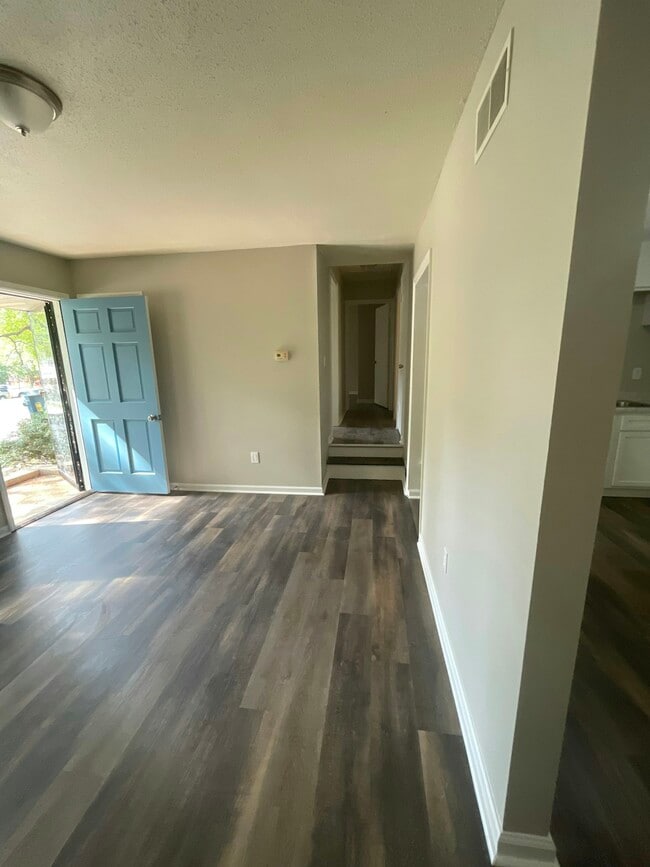 Building Photo - 9154 Haleville St