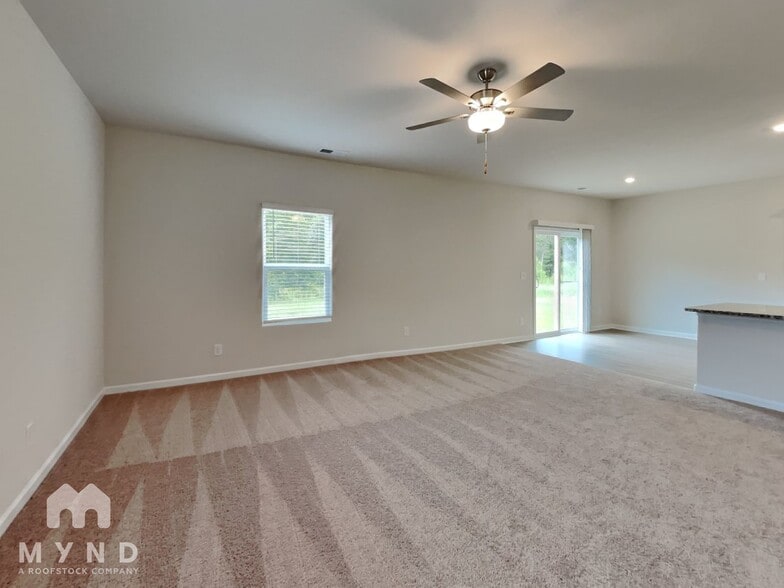Building Photo - 123 Taverners Ln