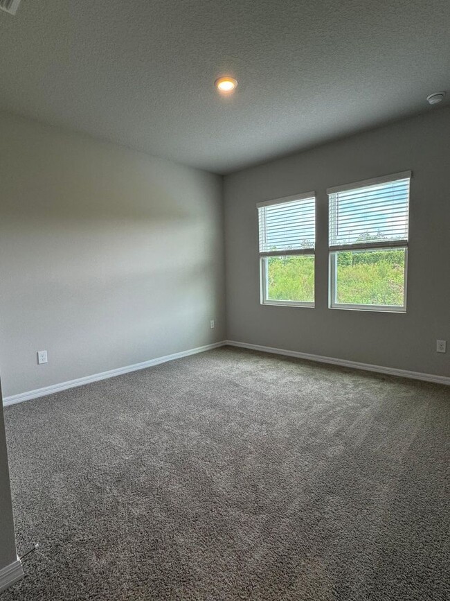 Building Photo - BRAND NEW TOWNHOUSE  3 BEDROOM 2.5 BATHROO...