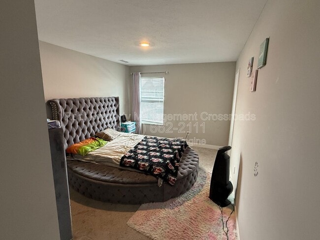 Building Photo - 8754 Laurelton Pl