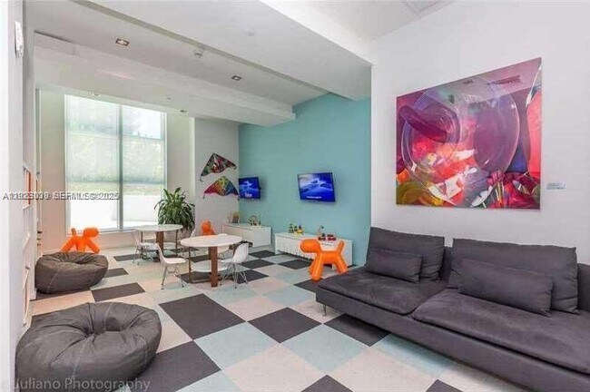 Building Photo - 1100 S Miami Ave