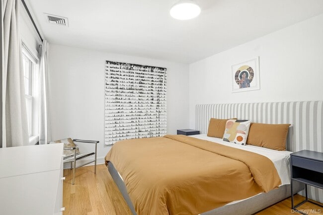 Building Photo - 60 Hillside Ln