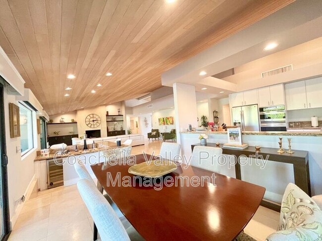 Building Photo - 48550 Valley View Dr