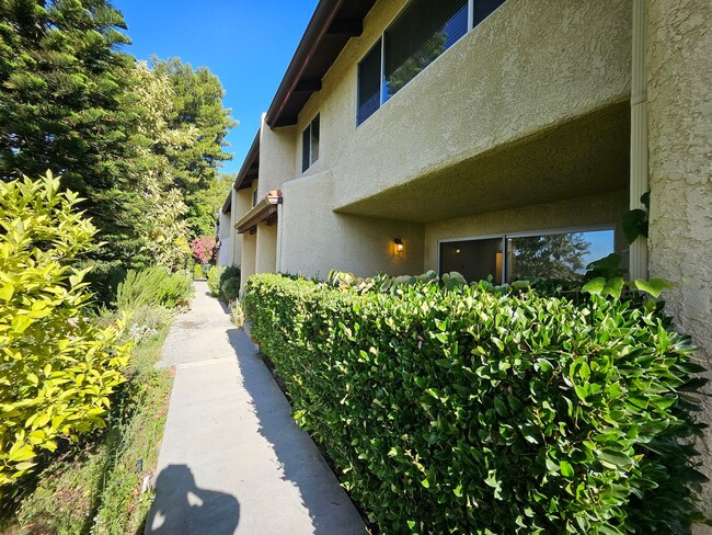 Building Photo - Modern Comfort Meets Convenience — 4-Bedro...