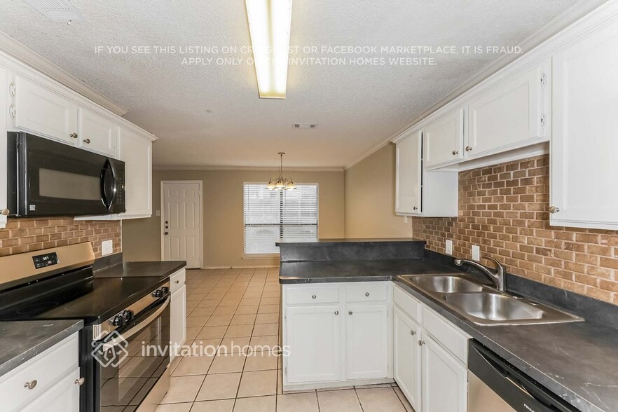 Building Photo - 1456 Thistlewood Ln