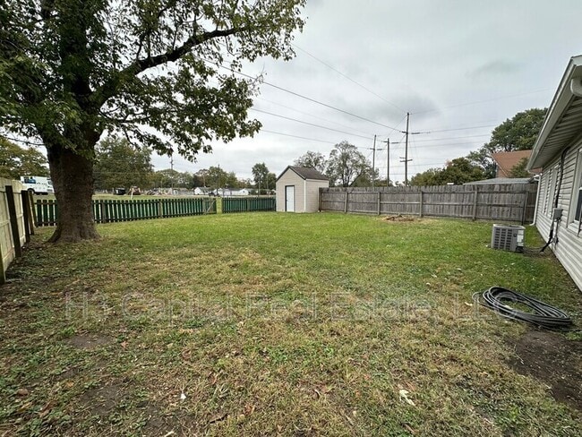 Building Photo - 3045 Dale Ave