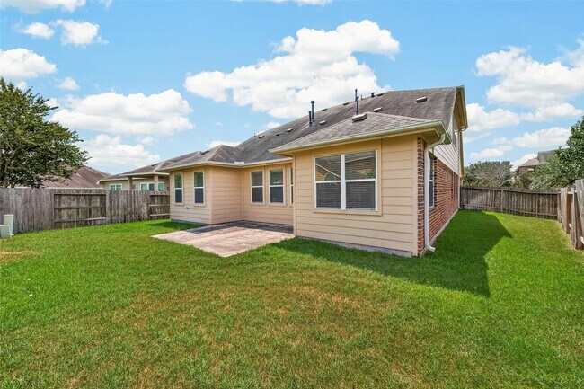 Building Photo - 3327 Fairmont Hills Ln