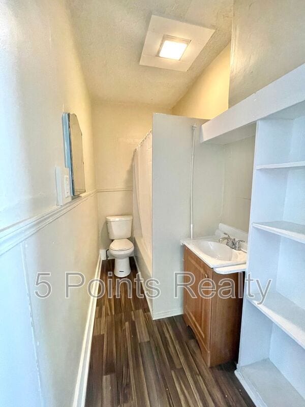 Building Photo - 203 Morrison St