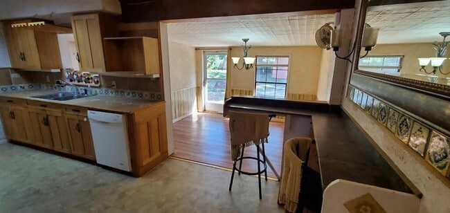 Building Photo - 1806 Cherry Orchard Dr