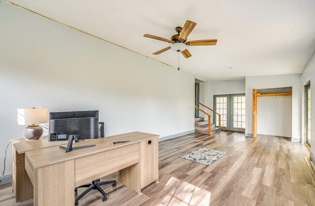 Building Photo - 6651 SE Co Rd 337