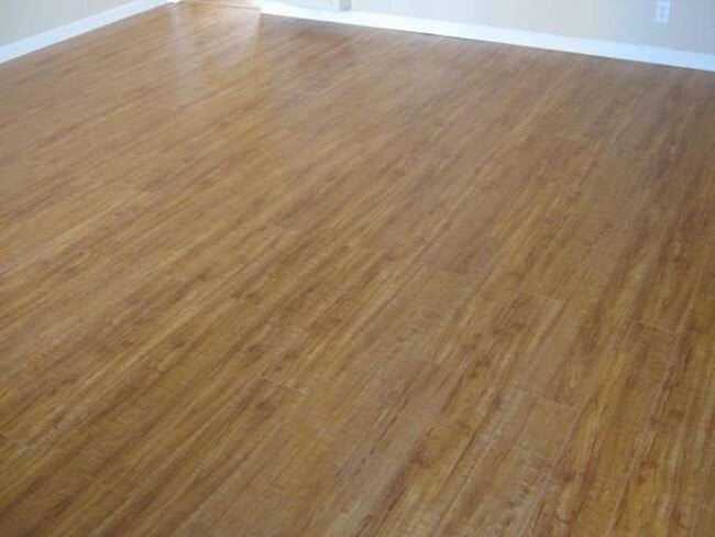 Building Photo - 2 Bedroom 1 Bathroom (Anaheim)