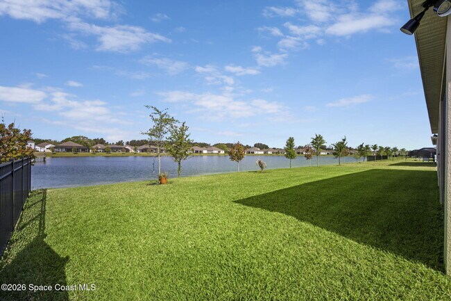 Building Photo - 6185 Moonrise Dr