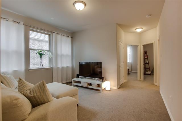 Building Photo - 612 Club Dr