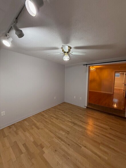 BR #2 Den - 52 Valley St