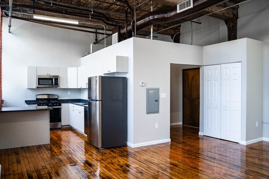 Building Photo - Parkville Hartford Apartments