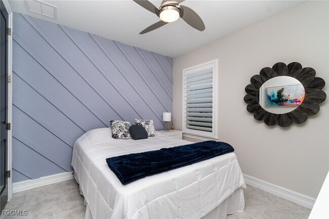 Building Photo - 44525 Palm Frond Dr