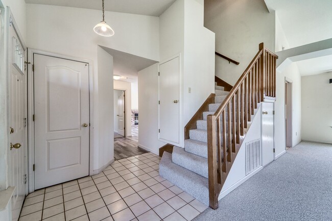 Building Photo - Spacious 4-Bedroom Home Near Happy Park