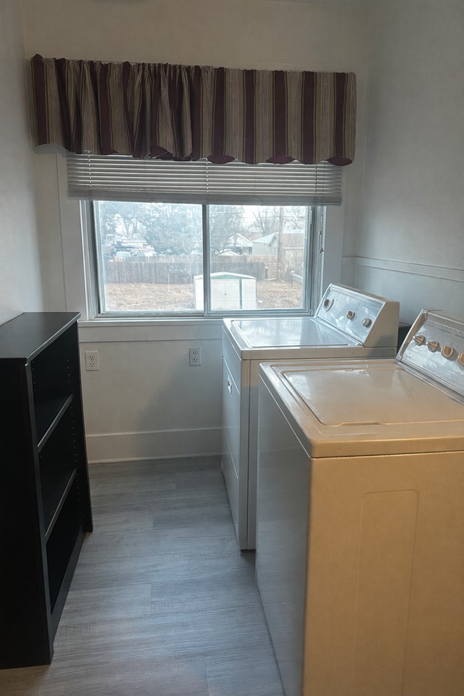 Building Photo - 2118 7th Ave