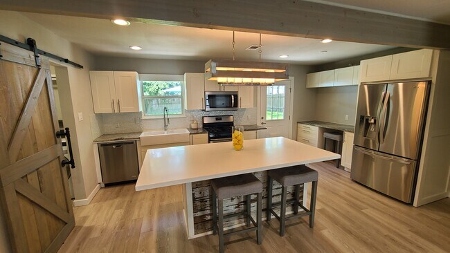Building Photo - 5805 Blythewood Dr