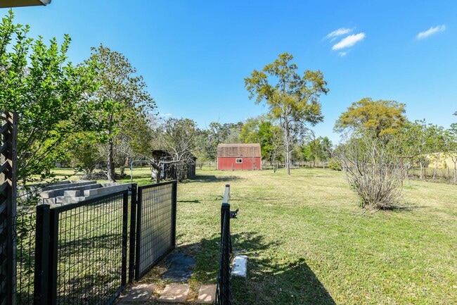 Building Photo - 8710 West Ln