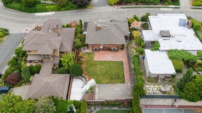 Building Photo - Gorgeous West Seattle Mid-Century Modern w...