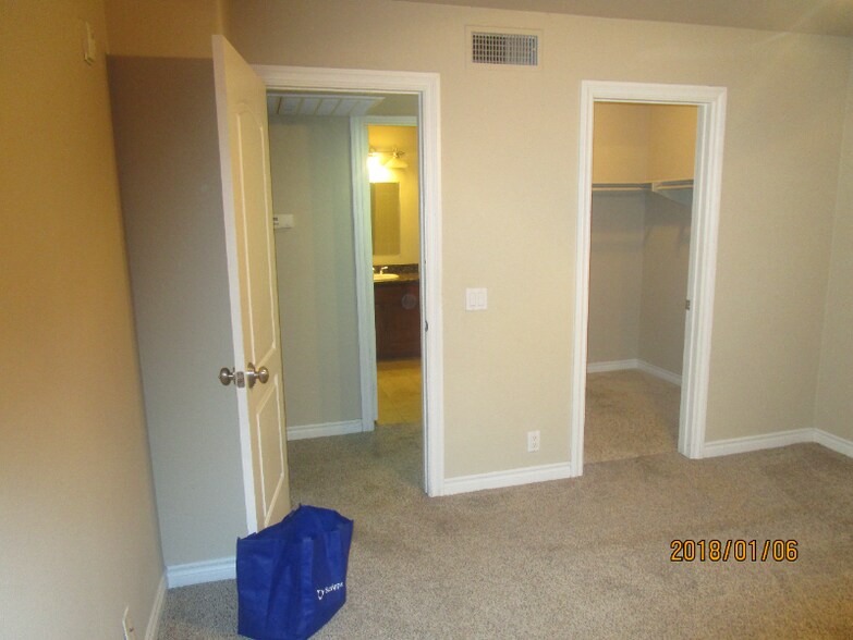 Building Photo - 1929 Avenida Del Mexico