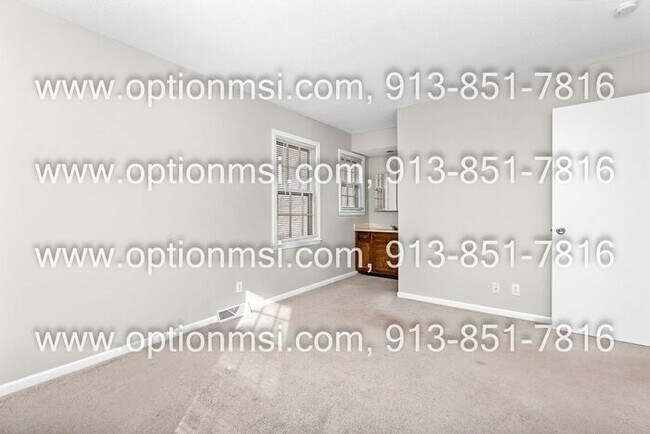 Building Photo - Lenexa West Subdivision