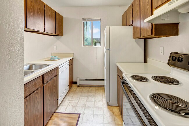 Deer Park Apartments - Kitchen - Deer Park
