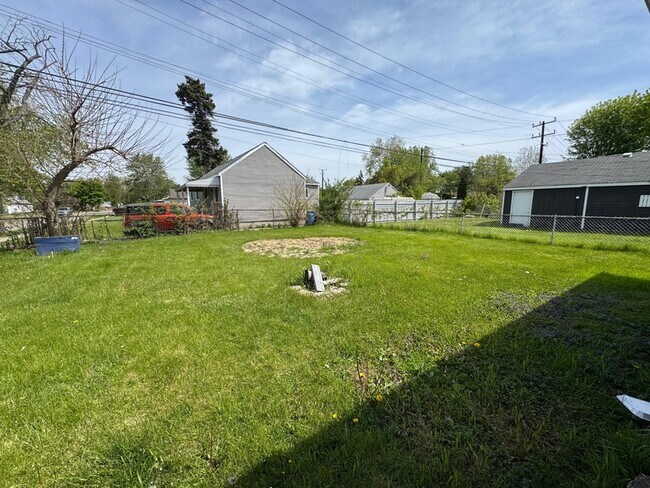 Building Photo - 14615 Stephens Rd