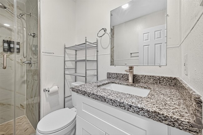 Building Photo - 9225 Ashville Dr