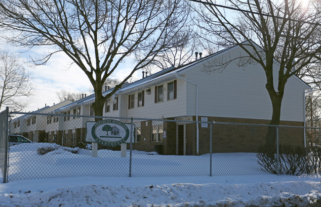 Building Photo - Amesbury Rosalind Apartments