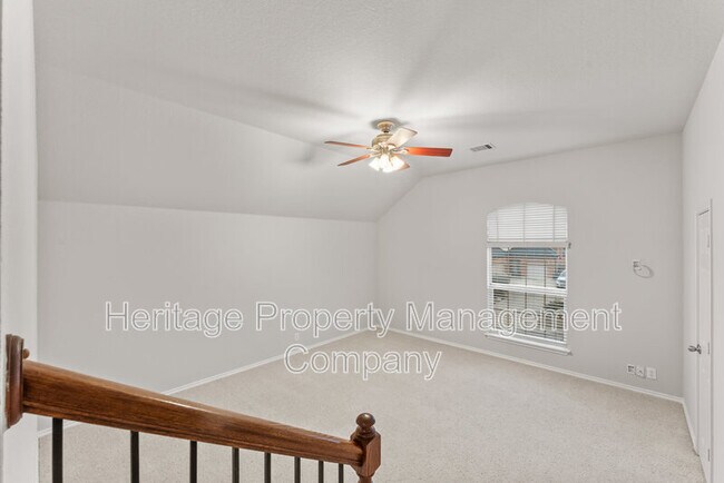 Building Photo - 11 Sable Valley