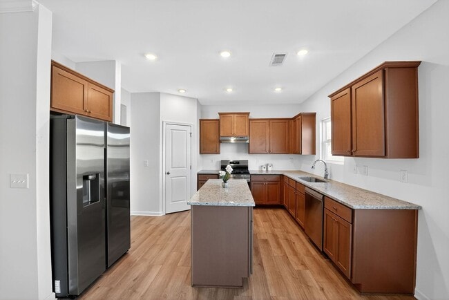 Building Photo - 233 Bloomfield Cir