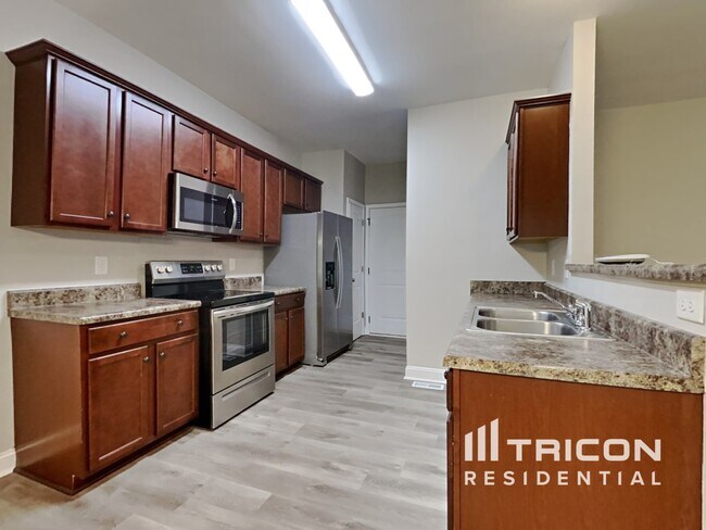 Building Photo - 124 Kings Crossing Ct