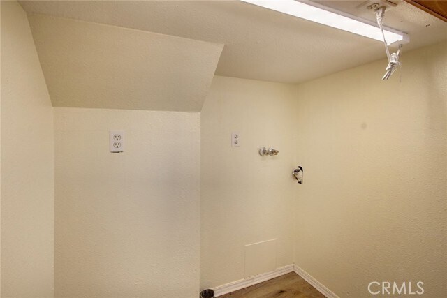 Building Photo - 430 E Country Club Blvd