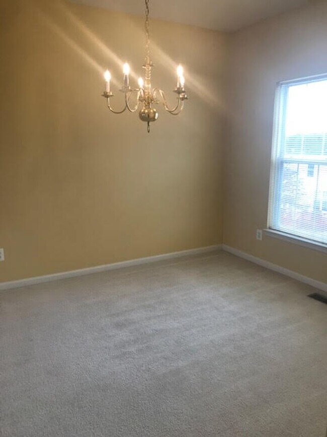 Building Photo - 2025 Germander Way