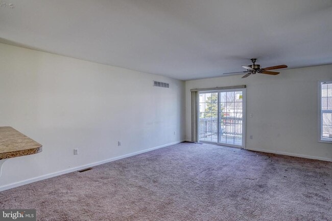 Building Photo - 327 Tribbitt St