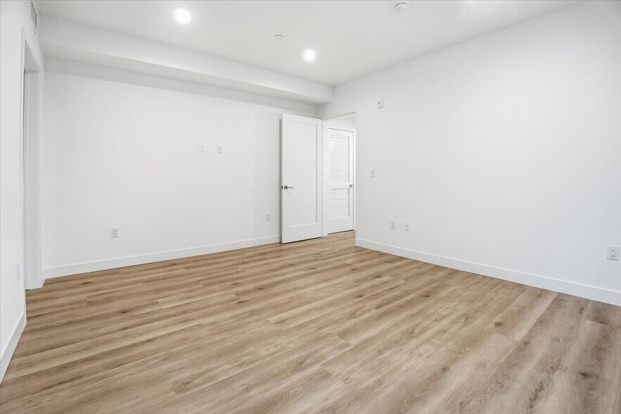 Building Photo - 1820 Prosser Ave