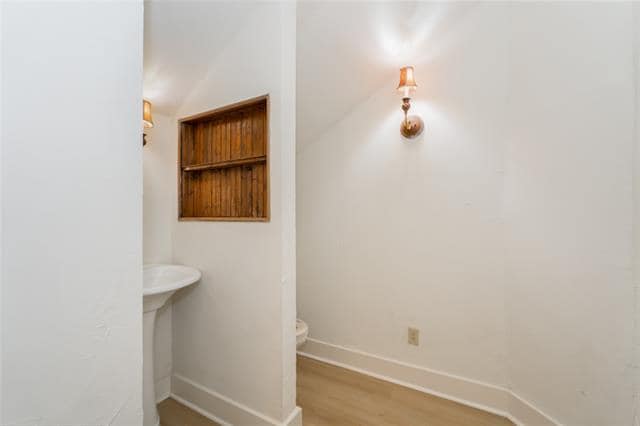 Building Photo - 201 E Pecan St