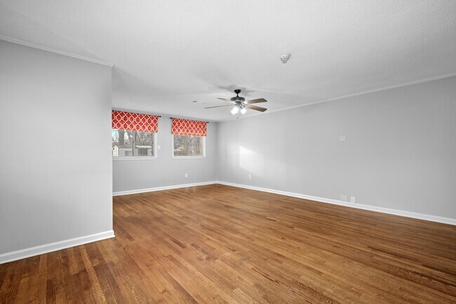 Building Photo - 1453 Colonial Rd