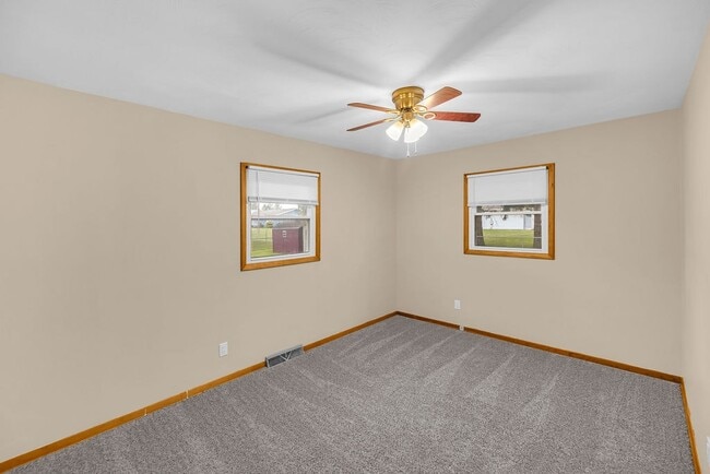 Building Photo - 515 Maddox Dr