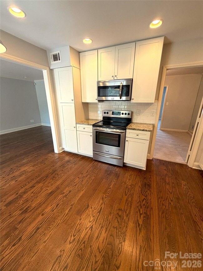 Building Photo - 6648 Bunker Hill Cir