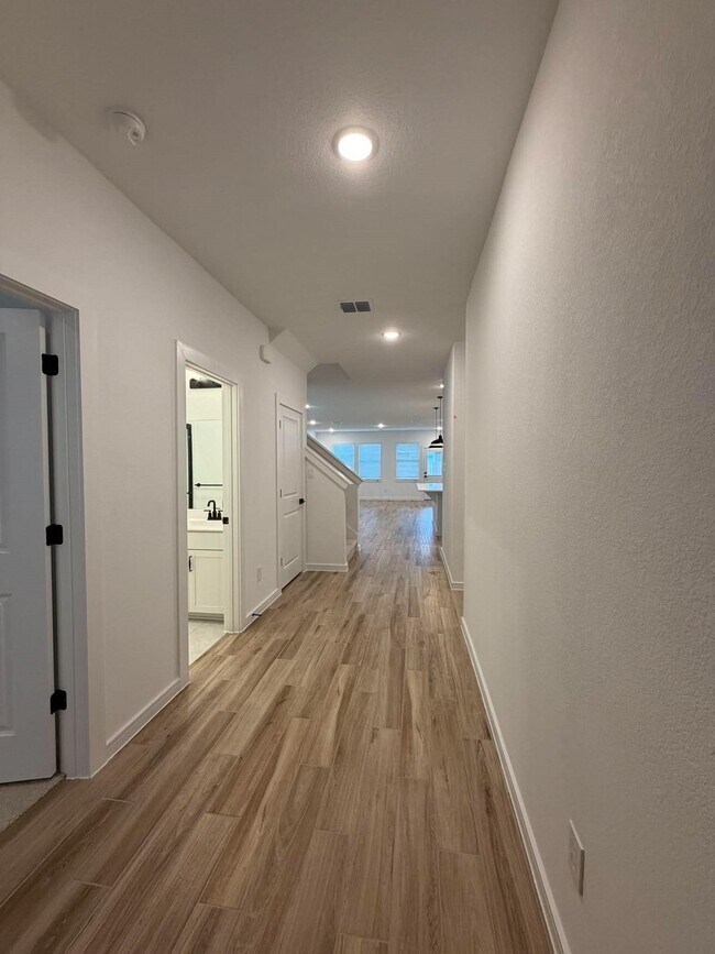 Building Photo - 8407 Tranquil Bay Ct