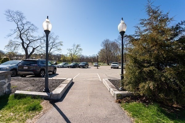 Building Photo - 16 Balmoral St