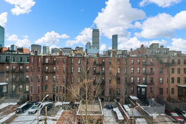 Building Photo - 381 Beacon St