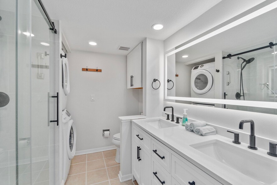 Building Photo - 433 Cerromar Ln