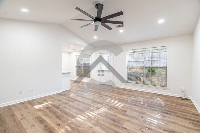 Building Photo - 202 Wild Ivy Cove