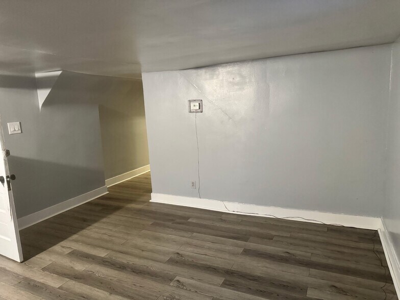 Building Photo - 82 Park Ave