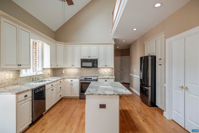 Building Photo - 3125 Beau Mont Farm Rd