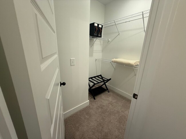 Building Photo - Northgate Townhome - Auburn